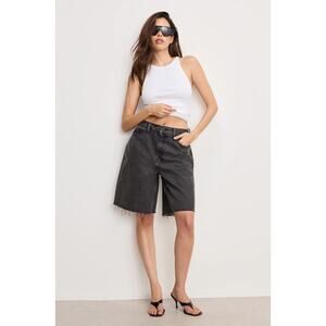 Good American Barrel Shorts Black Denim High Rise Raw Hem 8/29 Grunge Fit